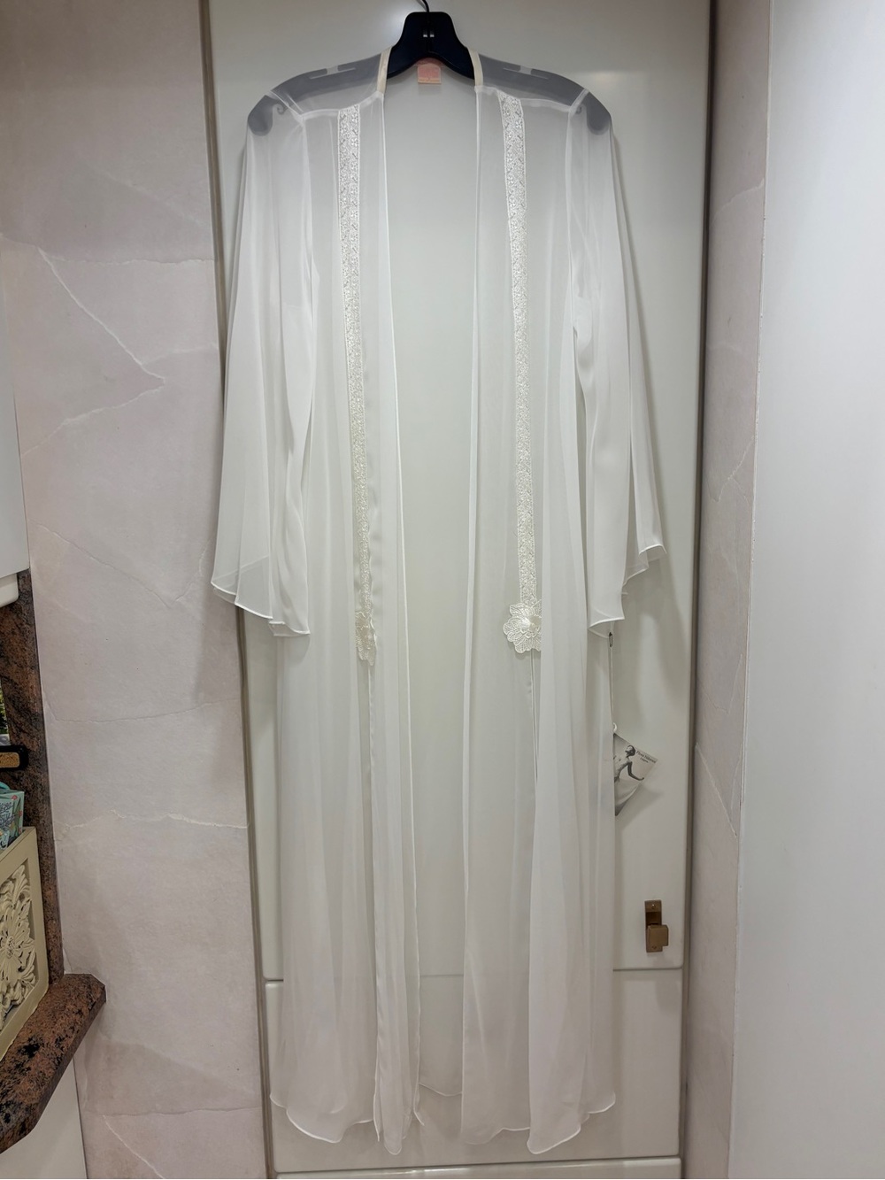 NWT! Flora Nikrooz Sheer White Lace-Trim Duster Robe